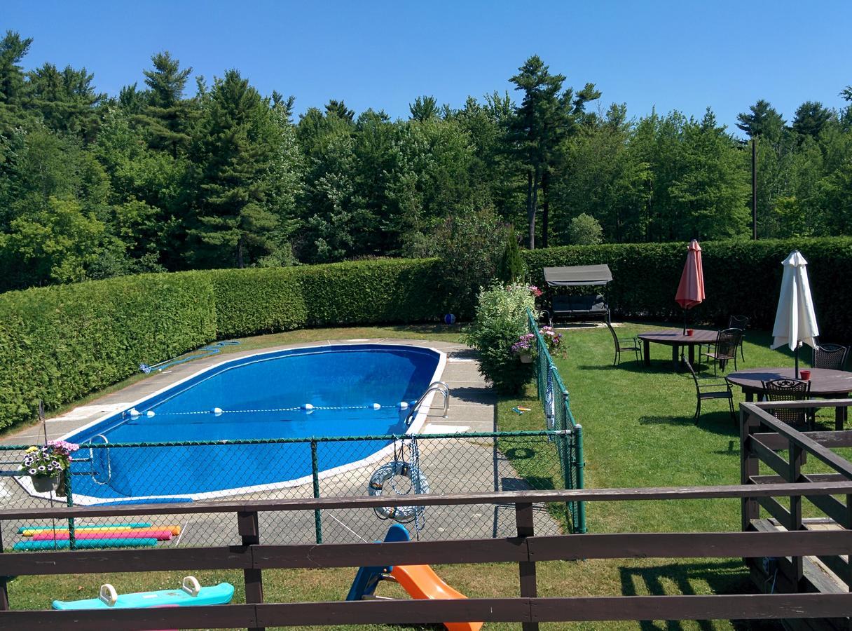 Motel les Pins Granby Extérieur photo