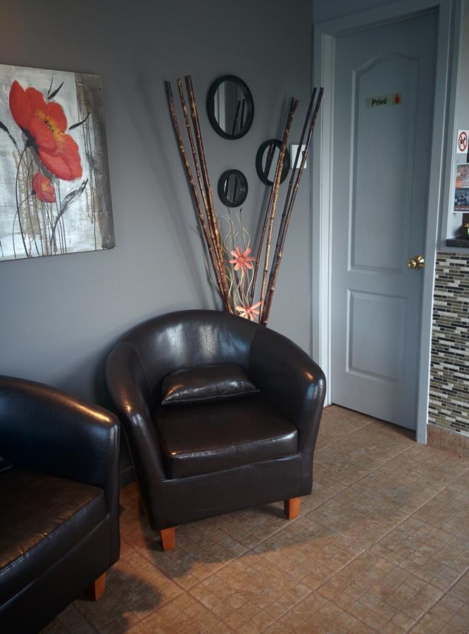 Motel les Pins Granby Extérieur photo